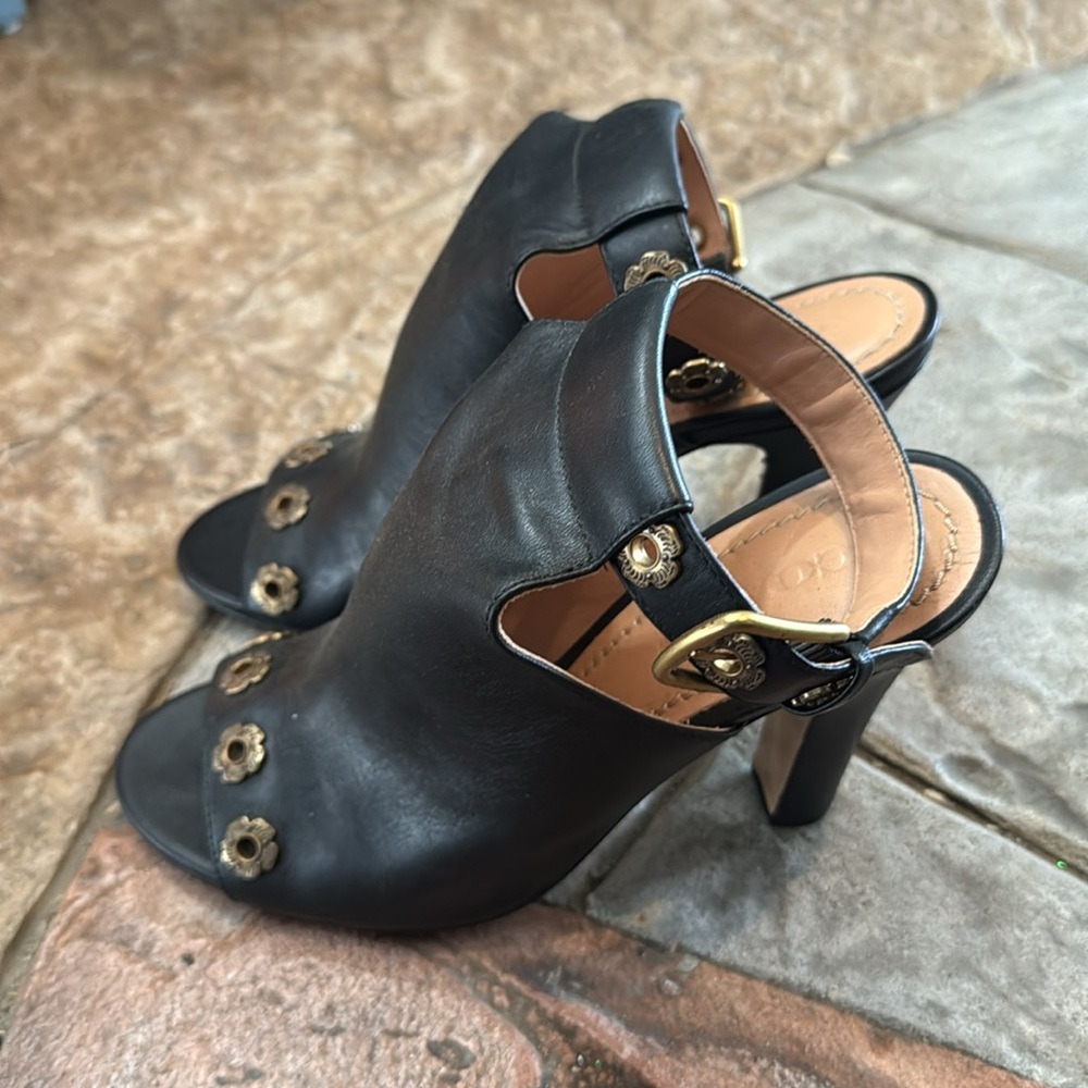 Coach Heels. - Picture 3 of 3